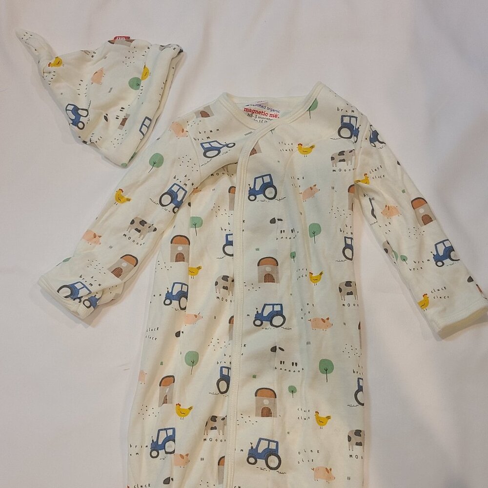 Pasture Bedtime Magnetic Gown & Hat Set - Picture 2 of 3
